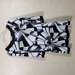 04199 White House Black Market black & white knit dress S